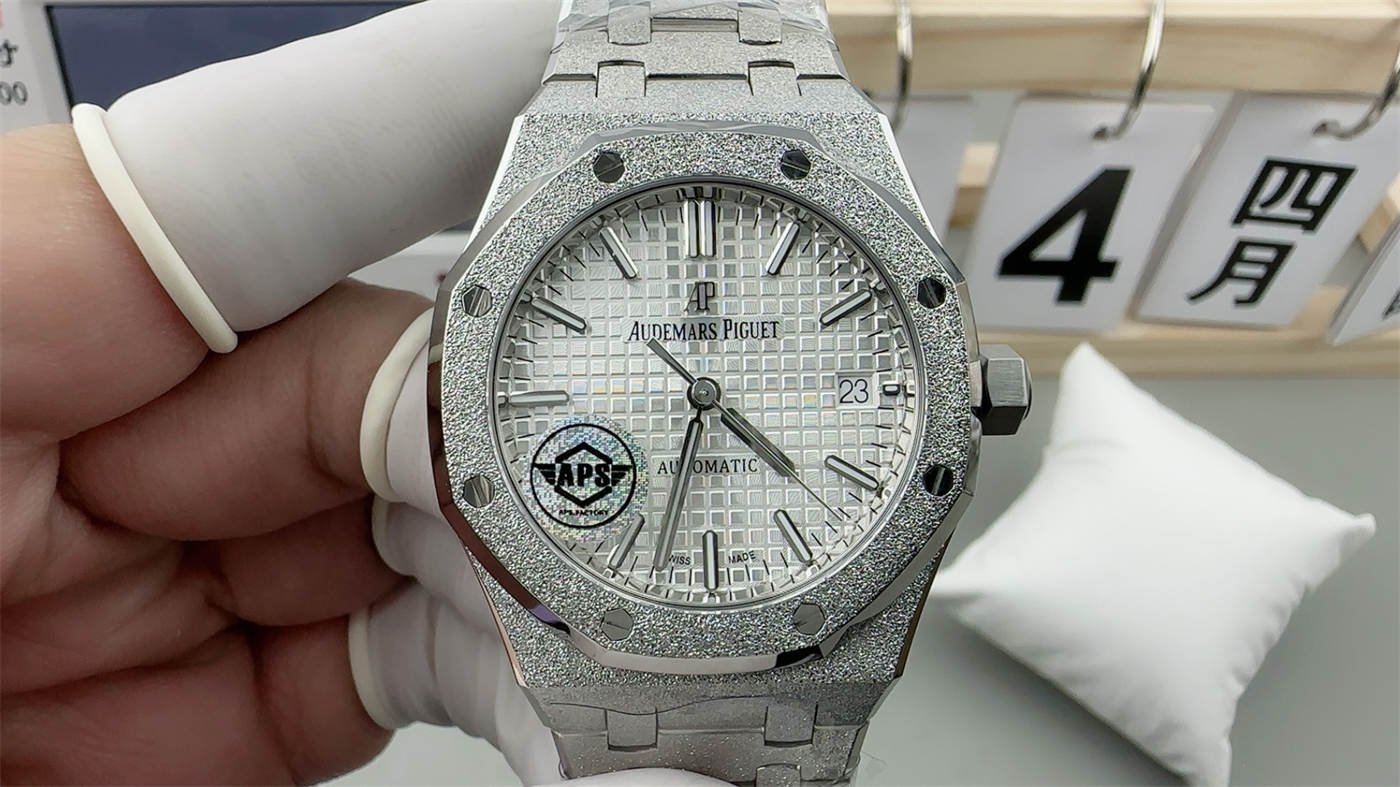 AP 15400 Frosted Gold Replica – APS Factory Royal Oak 41mm