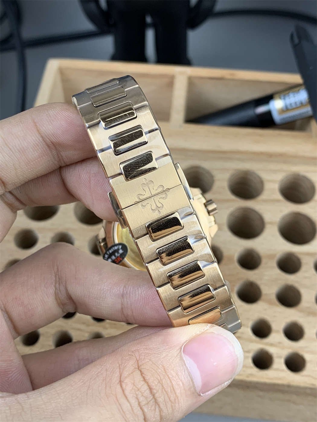 Nautilus 7118 Replica – 3K Factory Ladies Rose Gold Diamond Bezel 35.2mm