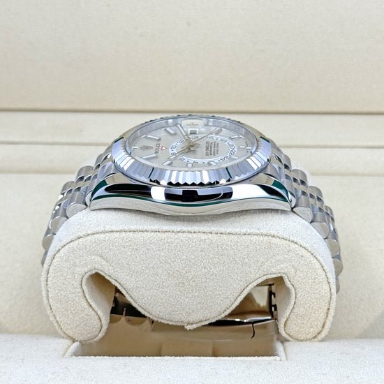 Rolex Replica Watch Sky-Dweller, 42mm, Oystersteel and 18k White Gold, White, Jubilee, 336934-0004