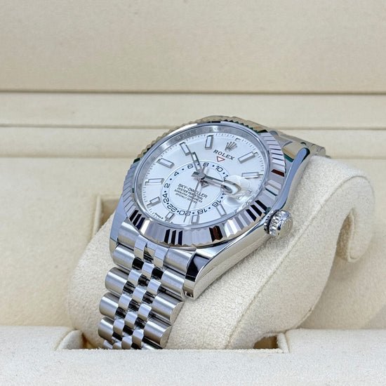 Rolex Replica Watch Sky-Dweller, 42mm, Oystersteel and 18k White Gold, White, Jubilee, 336934-0004